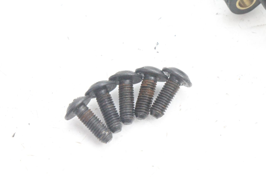 photo de FRONT ABS SENSOR PEUGEOT SATELIS 125 (2006 - 2009) - Fixing points details