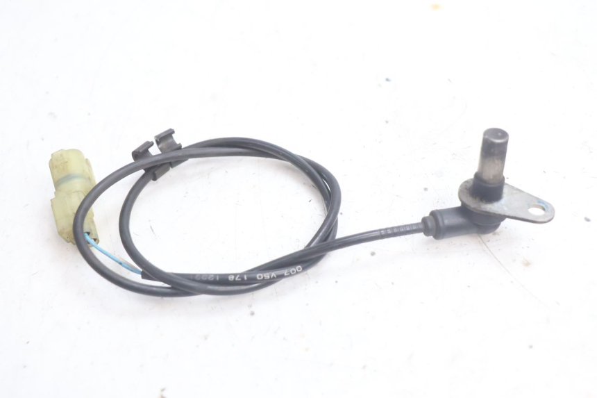 photo de FRONT ABS SENSOR PEUGEOT SATELIS 125 (2013 - 2018) - Technical close-up
