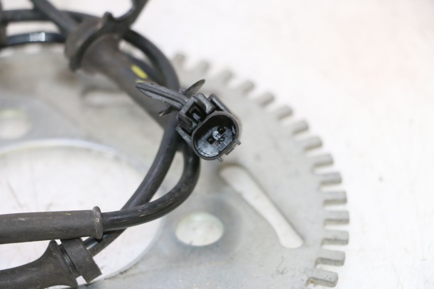 photo de FRONT ABS SENSOR CAN-AM SPYDER RS 1000 (2008 - 2012) - Fixing points details