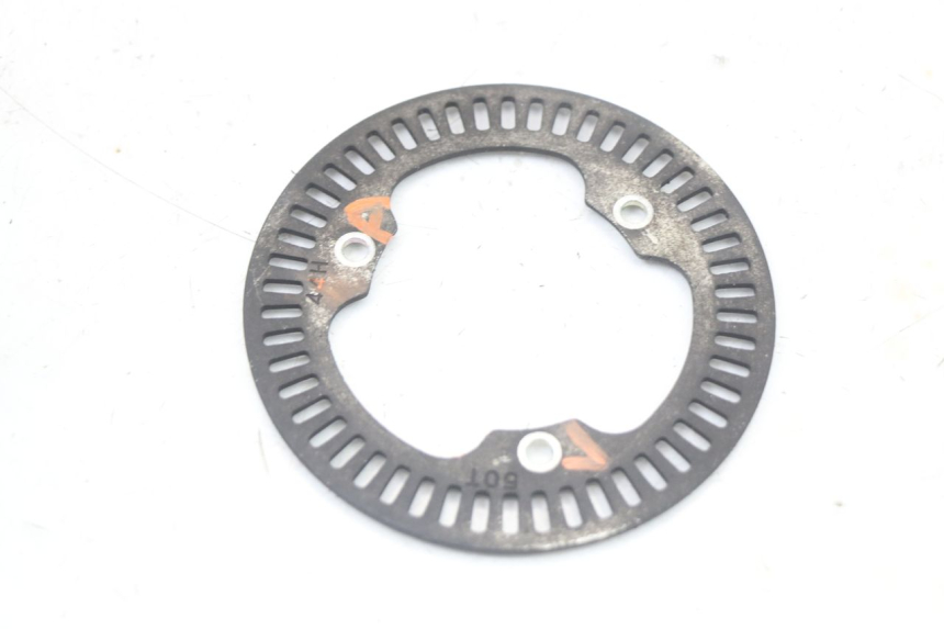 photo de FRONT ABS SENSOR SUZUKI BURGMAN 125 (2018 - 2021) - Fixing points details