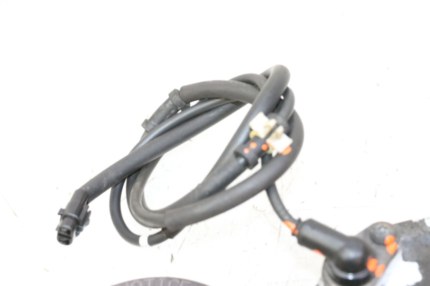 photo de FRONT ABS SENSOR YAMAHA X-MAX XMAX 125 (2010 - 2013) - Surface and material condition