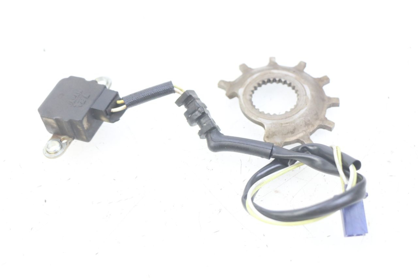 photo de IGNITION SENSOR HONDA CBF 500 (2004 - 2007) - Alternative perspective