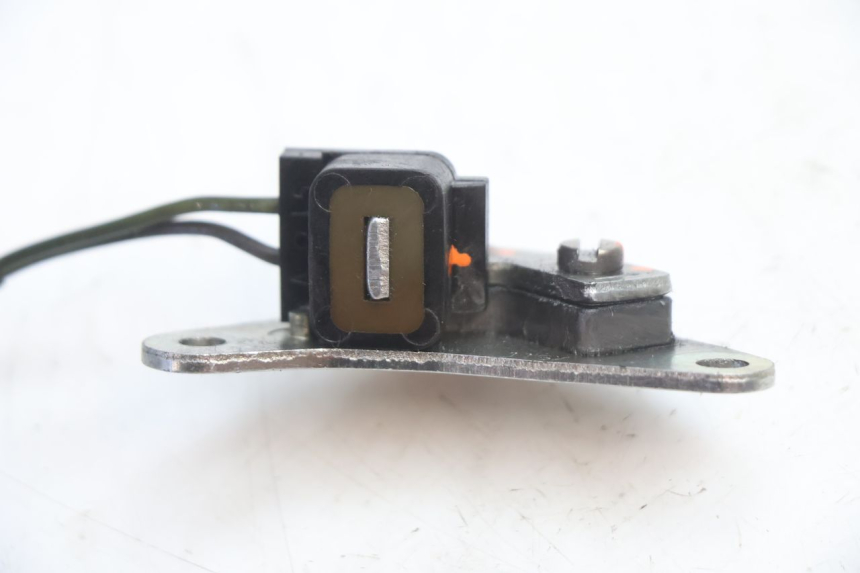 photo de IGNITION SENSOR SUZUKI GSR 600 (2005 - 2012) - Alternative perspective