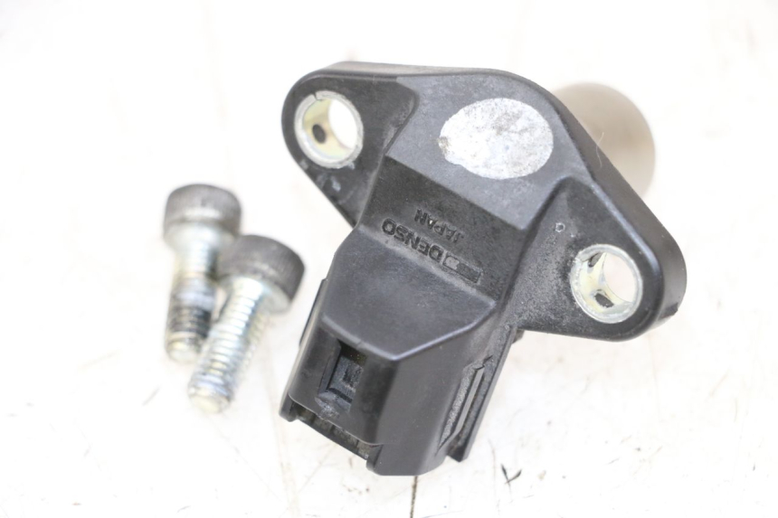 photo de CAMSHAFT SENSOR SUZUKI GSR 750 (2011 - 2017) - Alternative perspective