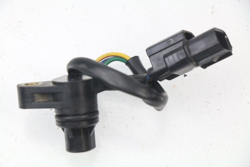 photo de CAMSHAFT SENSOR HONDA VFR F 1200 (2010 - 2015) - Alternative perspective