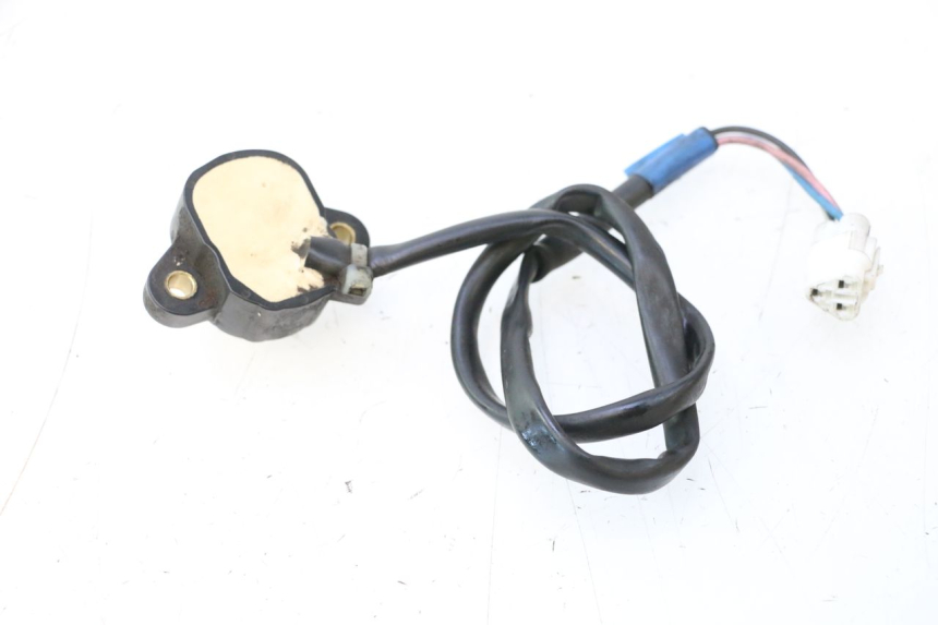 photo de NEUTRAL SENSOR SUZUKI GSR 600 (2005 - 2012) - Alternative perspective