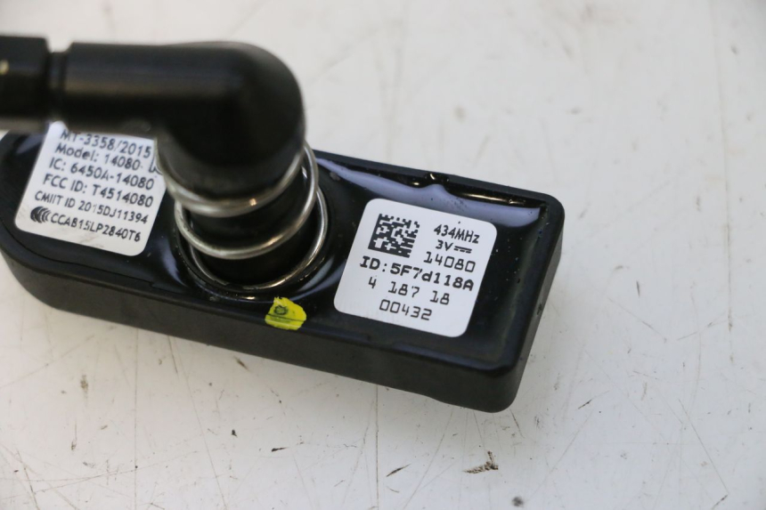 photo de TYRE PRESSURE SENSOR HARLEY DAVIDSON ROAD GLIDE FLTRXSE 1920 (2018 - 2022) - Zoom on usage condition