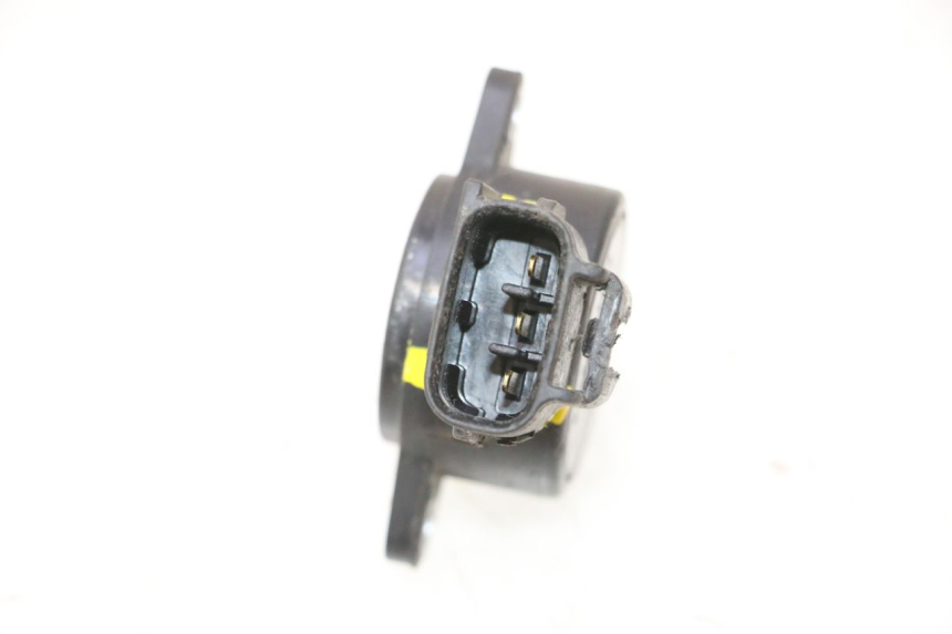 photo de TPS SENSOR YAMAHA XMAX X-MAX 125 (2006 - 2009) - Alternative perspective