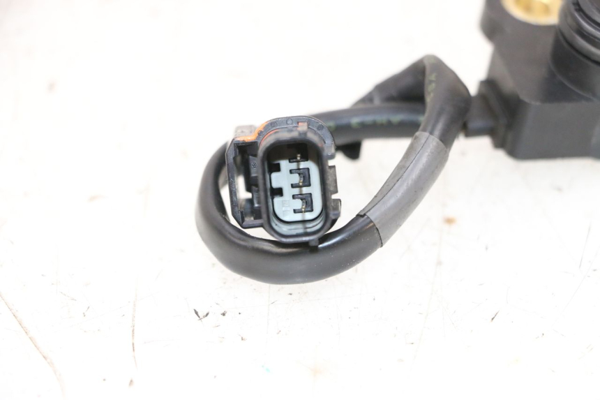 photo de ROLL LOCK POSITION SENSOR PIAGGIO MP3 HPE 300 (2019 - 2026) - Zoom on usage condition