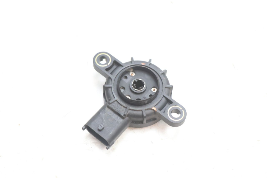 photo de ROLL LOCK POSITION SENSOR PIAGGIO MP3 LT 400 (2007 - 2012) - Zoom on usage condition