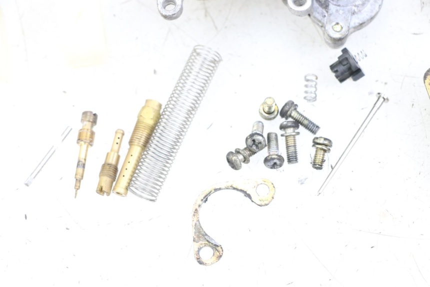 photo de CARBURETOR KYMCO AGILITY 4T 50 (2005 - 2018) - Surface and material condition