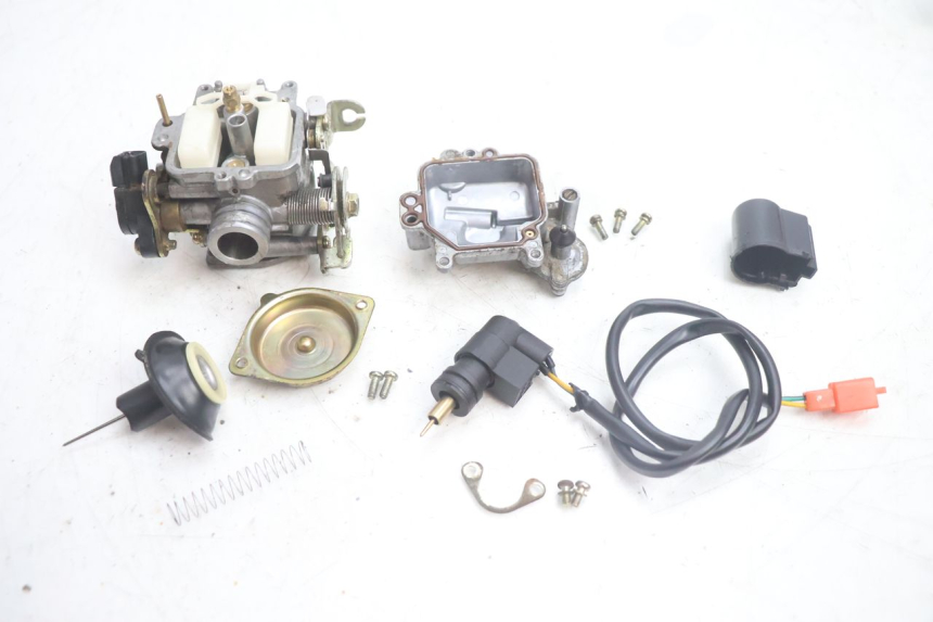 photo de CARBURETOR KYMCO AGILITY 4T 50 (2018 - 2022) - Surface and material condition