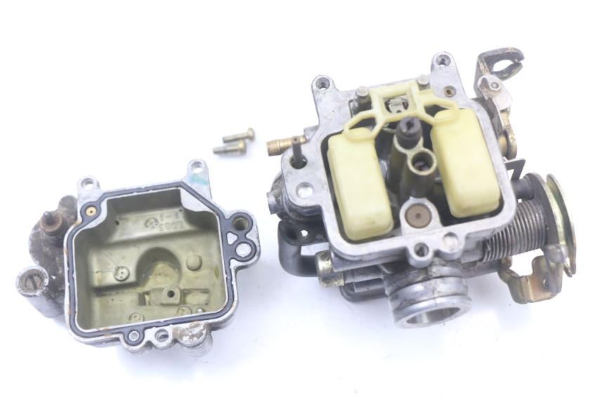 photo de CARBURETOR KYMCO AGILITY PREMIUM 50 (2007 - 2010) - Surface and material condition