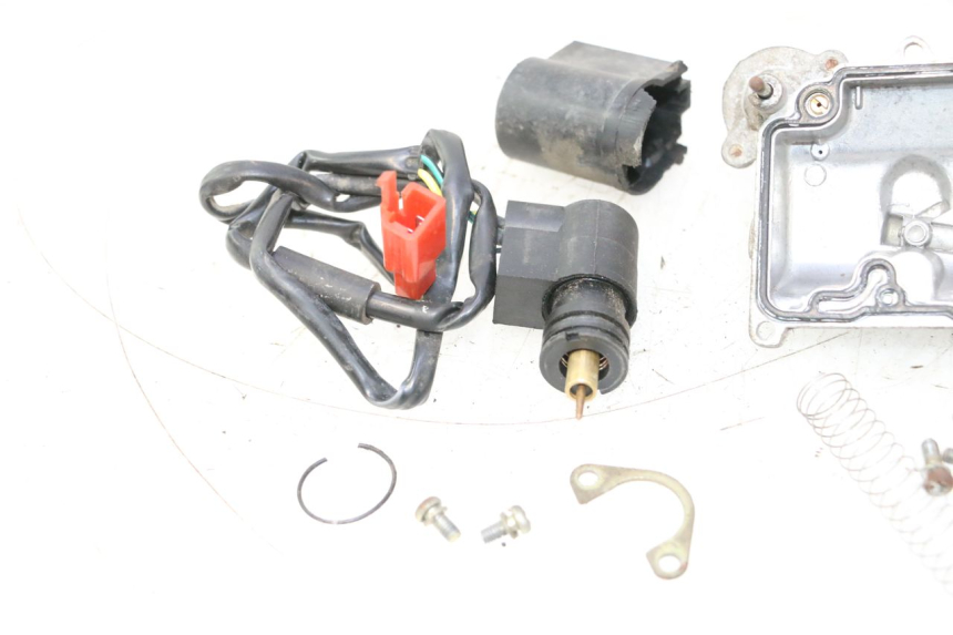 photo de CARBURETOR BAOTIAN BT 49 QT-7 50 (2006 - 2009) - Alternative angle