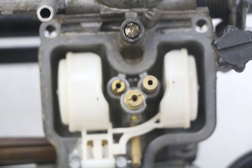 photo de CARBURETOR HONDA CBF 500 (2004 - 2007) - Detailed visual inspection