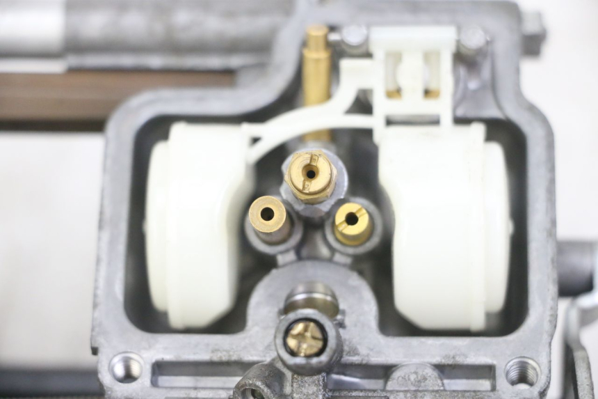 photo de CARBURETOR HONDA CBF 500 (2004 - 2007) - Technical close-up