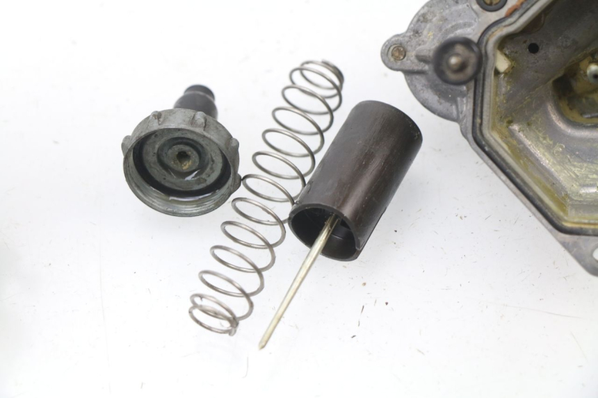 photo de CARBURETOR HONDA CG 125 (1996 - 1998) - Surface and material condition