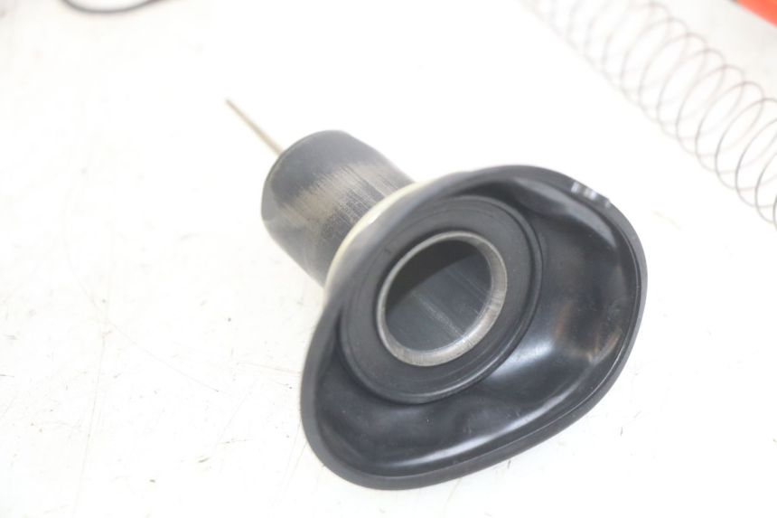 photo de CARBURETOR PEUGEOT CITYSTAR AIR 125 (2014 - 2017) - Distinctive features