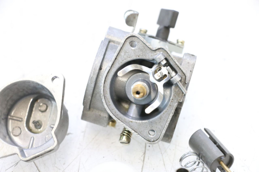 photo de CARBURETOR ORION DELTA DIRT BIKE 50 - Detailed visual inspection