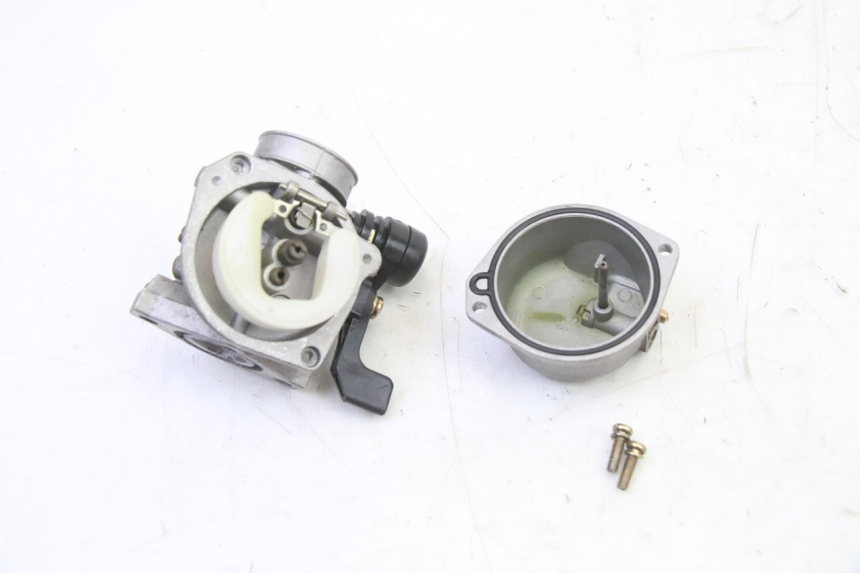 photo de CARBURETOR CCR DIRT BIKE 125 - Surface and material condition