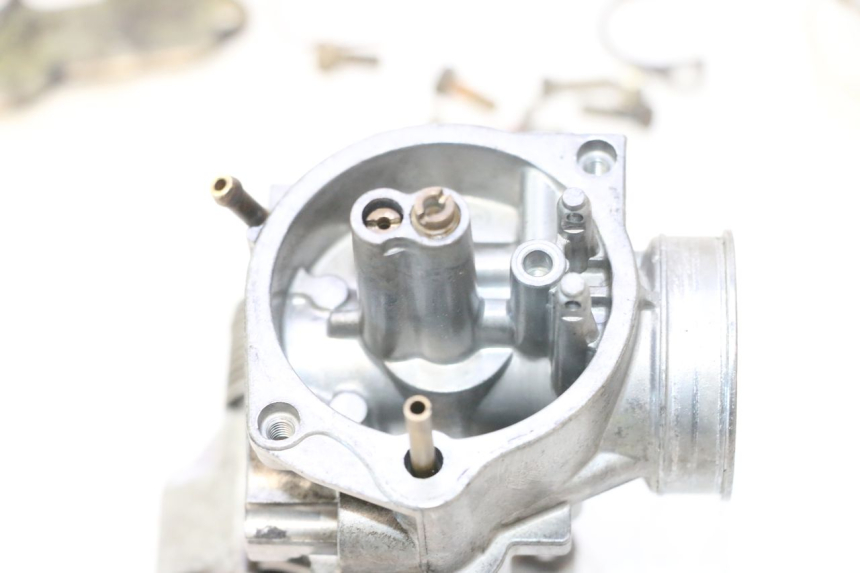 photo de CARBURETOR HONDA FES PANTHEON 2T 125 (1998 - 2002) - Alternative angle
