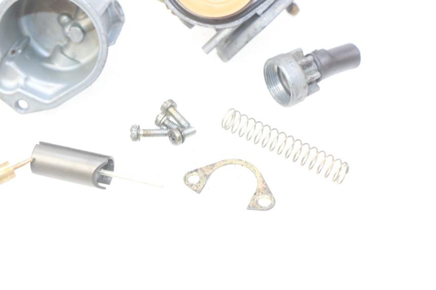 photo de CARBURETOR PEUGEOT FOX 50 (1995 - 2003) - Fixing points details