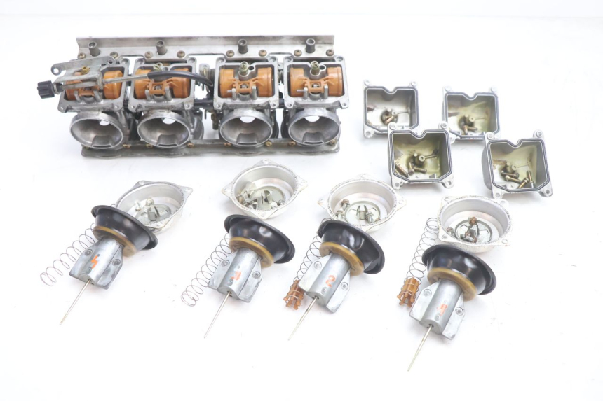 photo de CARBURETOR KAWASAKI GPX F ZX750F 750 (1986 - 1990) - Fixing points details