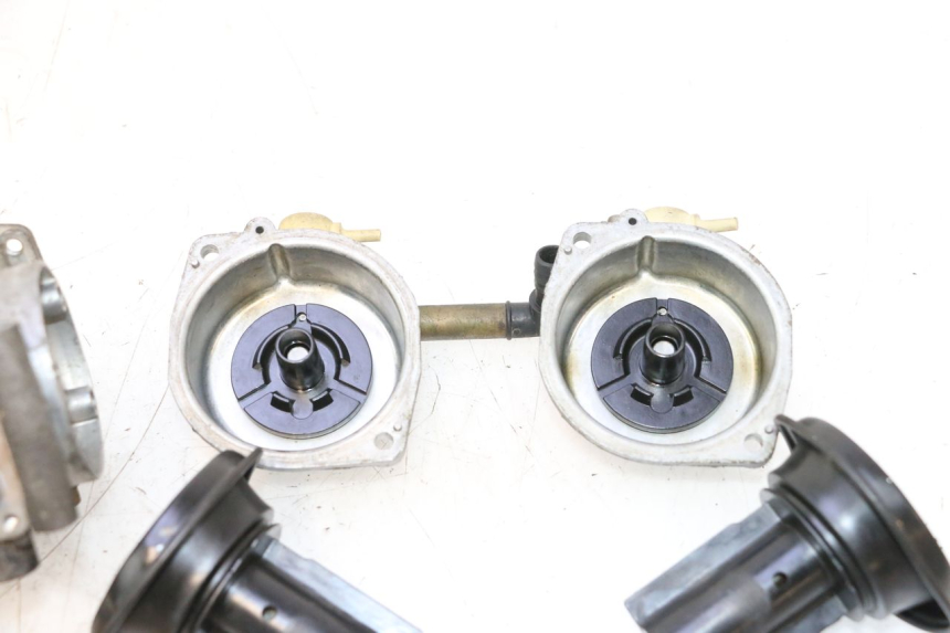 photo de CARBURETOR SUZUKI GS GSE 500 (2001 - 2003) - Fixing points details