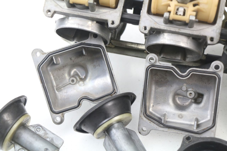 photo de CARBURETOR SUZUKI GSF N BANDIT 600 (1996 - 1999) - Surface and material condition