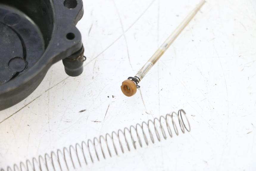 photo de CARBURETOR SUZUKI GSX F GSXF 750 (1988 - 1998) - Alternative angle