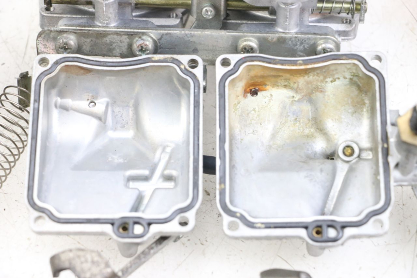 photo de CARBURETOR HYOSUNG GTR 125 (2006 - 2008) - Alternative angle