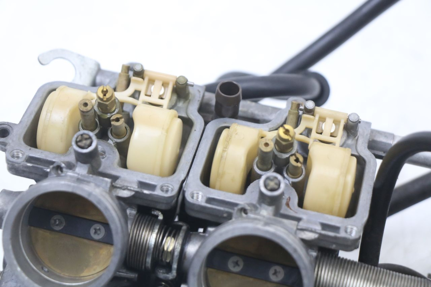 photo de CARBURETOR HONDA CBR F 1000 (1993 - 1996) - Fixing points details