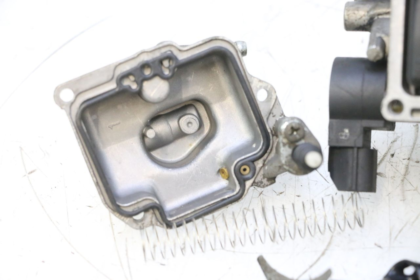 photo de CARBURETOR SYM JET 14 4T 50 (2018 - 2022) - Alternative angle