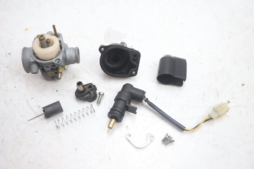photo de CARBURETOR PEUGEOT KISBEE 2T 50 (2010 - 2017) - Surface and material condition