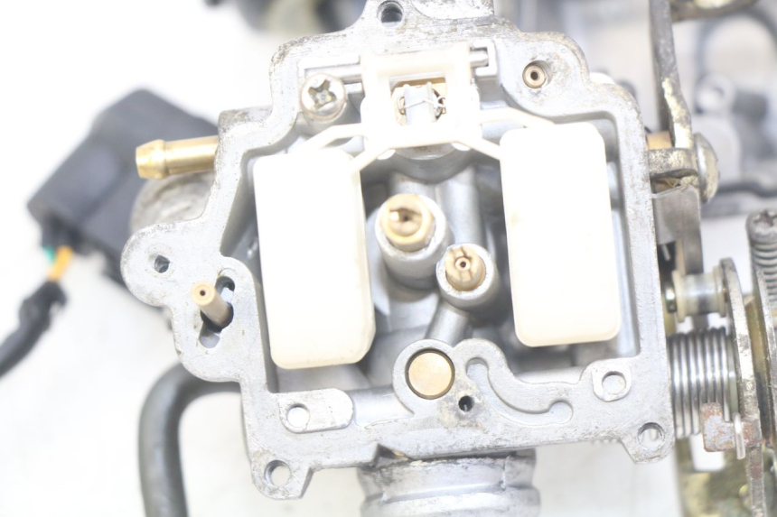 photo de CARBURETOR PEUGEOT KISBEE 4T 50 (2010 - 2017) - Distinctive features