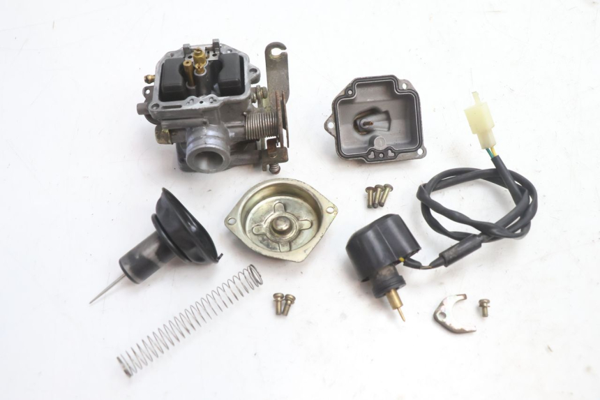 photo de CARBURETOR PEUGEOT KISBEE 4T 50 (2010 - 2017) - Surface and material condition