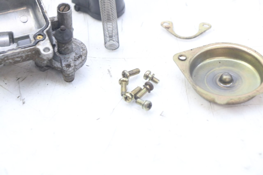 photo de CARBURETOR KYMCO LIKE 4T 50 (2009 - 2018) - Surface and material condition