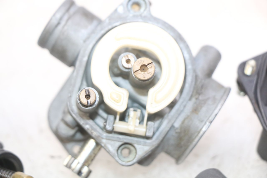 photo de CARBURETOR PEUGEOT LUDIX 50 (2005 - 2007) - Additional view of the item