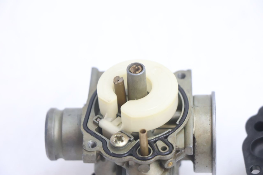 photo de CARBURETOR PEUGEOT LUDIX ONE 14P 50 (2004 - 2013) - Surface and material condition