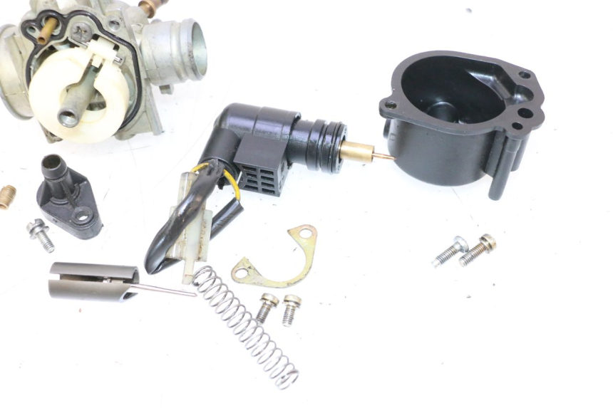 photo de CARBURETOR PEUGEOT LUDIX ONE 50 (2004 - 2006) - Surface and material condition