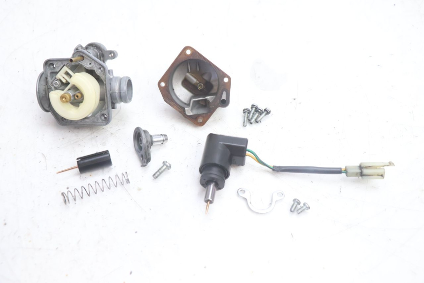 photo de CARBURETOR PEUGEOT LUDIX PRO 2T 50 (2010 - 2017) - Fixing points details
