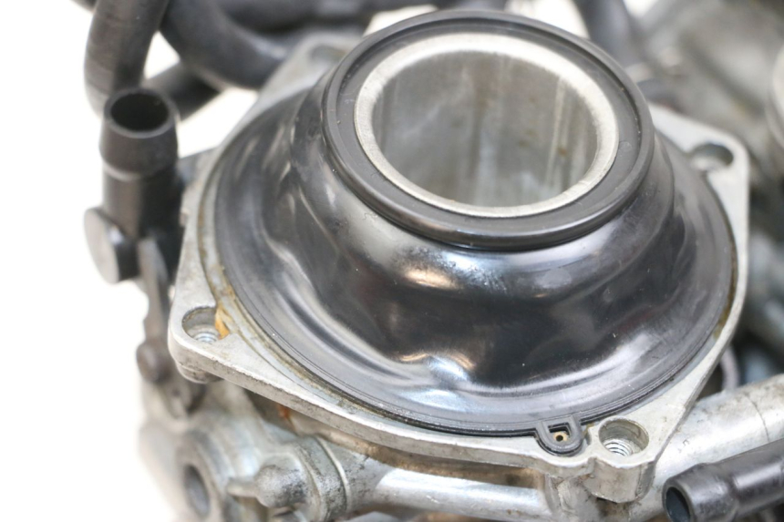 photo de CARBURETOR HONDA NTV DEAUVILLE 650 (1998 - 2001) - Distinctive features