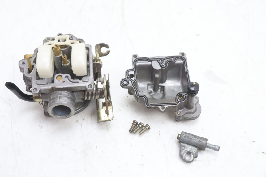 photo de CARBURETOR YIYING RETRO 50 (2008 - 2017) - Surface and material condition