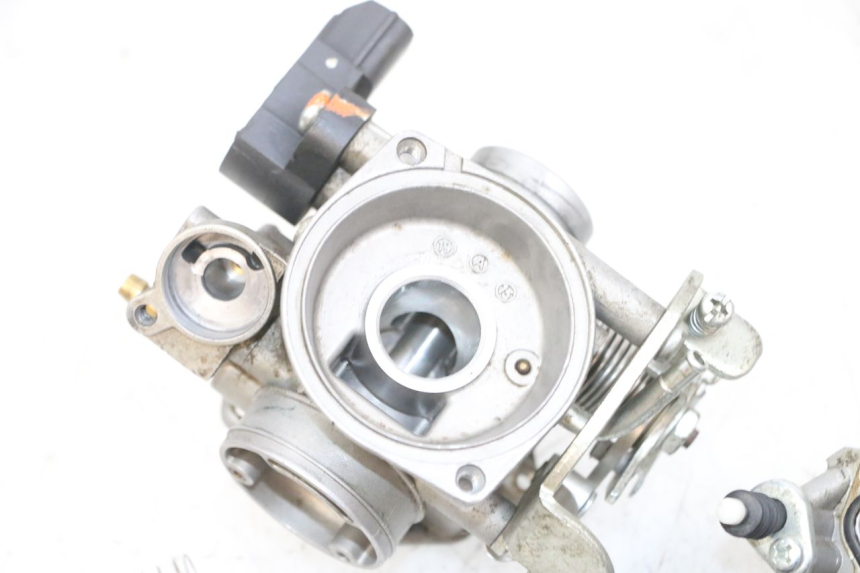 photo de CARBURETOR TNT MOTOR ROMA 10' 4T 50 (2019 - 2022) - Detailed visual inspection