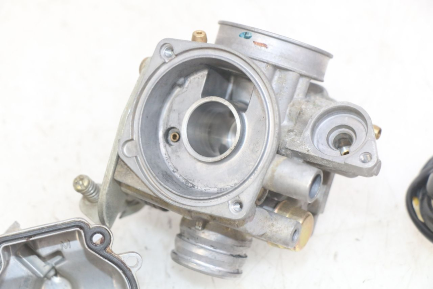 photo de CARBURETOR HONDA SCV LEAD 100 (2003 - 2007) - High-resolution close-up