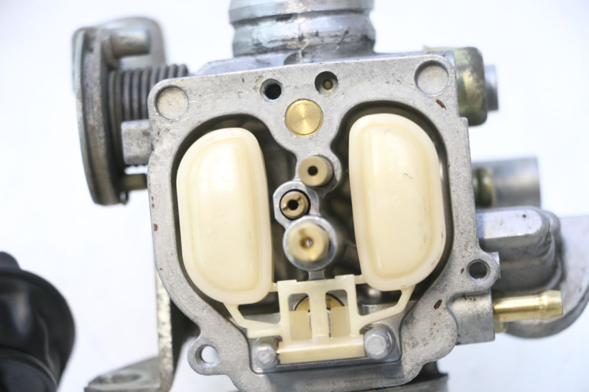 photo de CARBURETOR HONDA SCV LEAD 100 (2003 - 2007) - Focus on structure