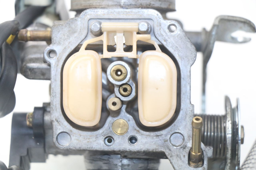 photo de CARBURETOR HONDA SES DYLAN 125 (2002 - 2006) - Distinctive features