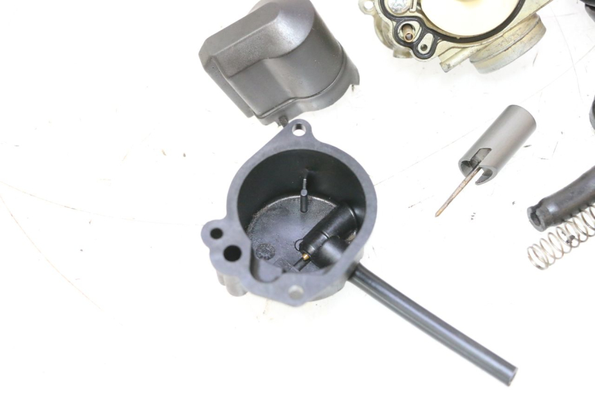 photo de CARBURETOR PEUGEOT SPEEDFIGHT LC 50 (1996 - 2002) - Distinctive features