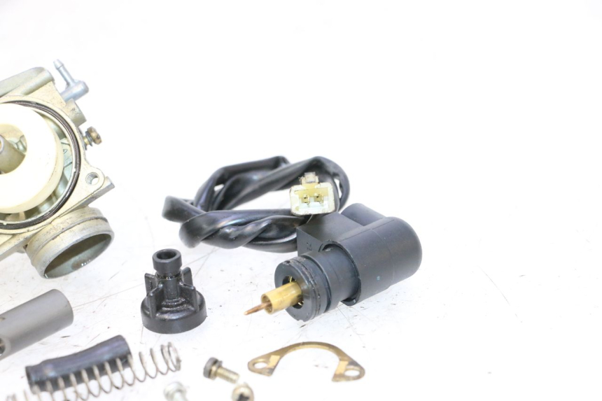 photo de CARBURETOR PEUGEOT SPEEDFIGHT LC 50 (1996 - 2002) - Component zoom