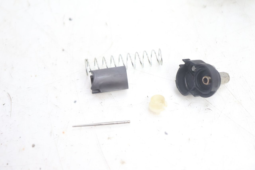 photo de CARBURETOR PEUGEOT STREETZONE NAKED 2T 50 (2014 - 2018) - Distinctive features